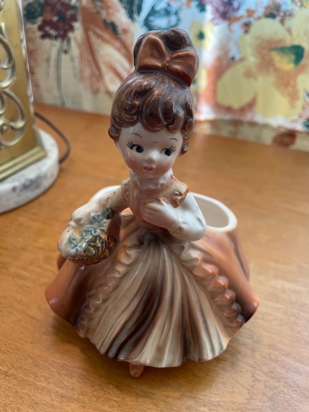 Vintage  Napcoware Girl in Ballroom Gown Ceramic Planter Small Figurine 1960’s - Picture 4 of 9